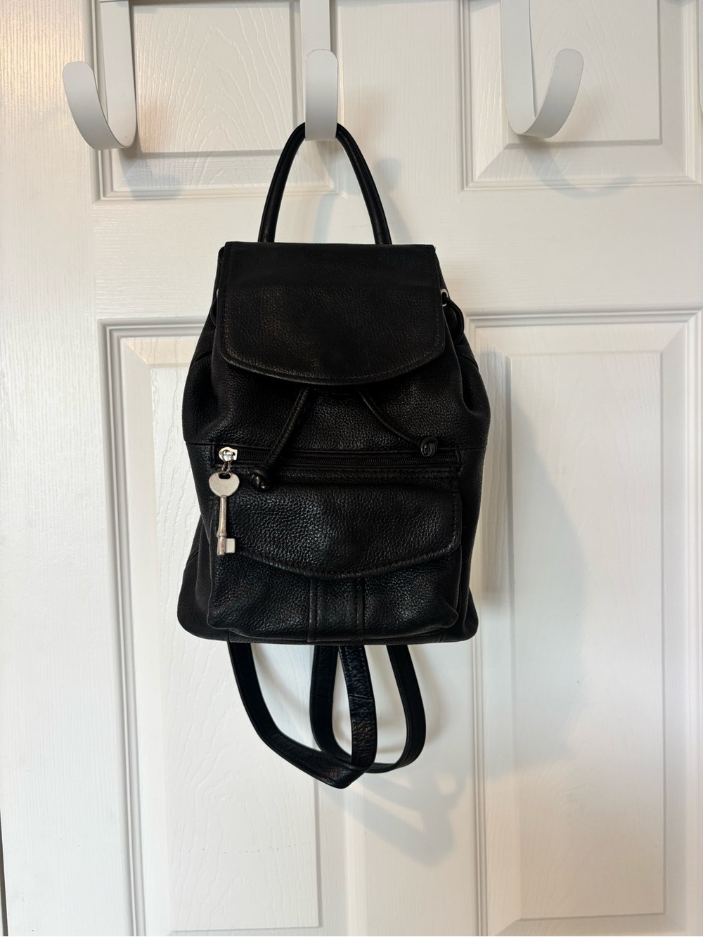 Vintage Fossil Black Leather Women’s Backpack